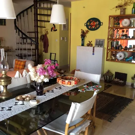 Nyaraló In Near Beaches Likoporiá